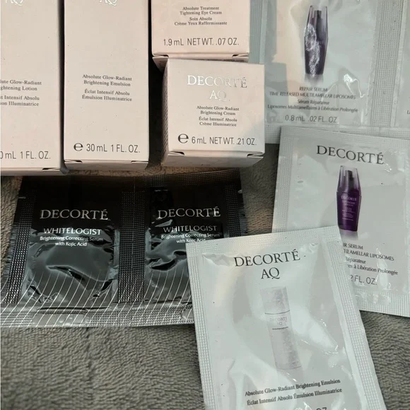 Decorte Skincare Set - Black and Purple